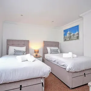  Apartment Cosy 2 Bedroom - Flat 3 Queens Square