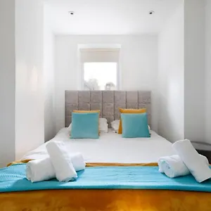  Apartment 2 Bedrooms Close To The With Garden And Own Entrance !